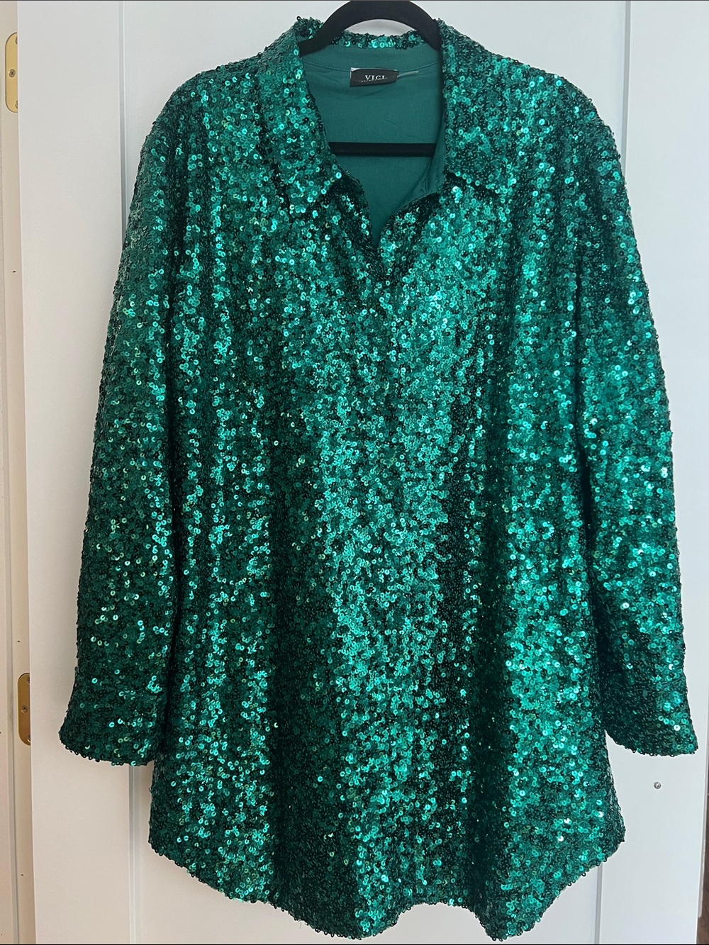VICI | Emerald Sequin Long Sleeve Collared Dress Shirt
